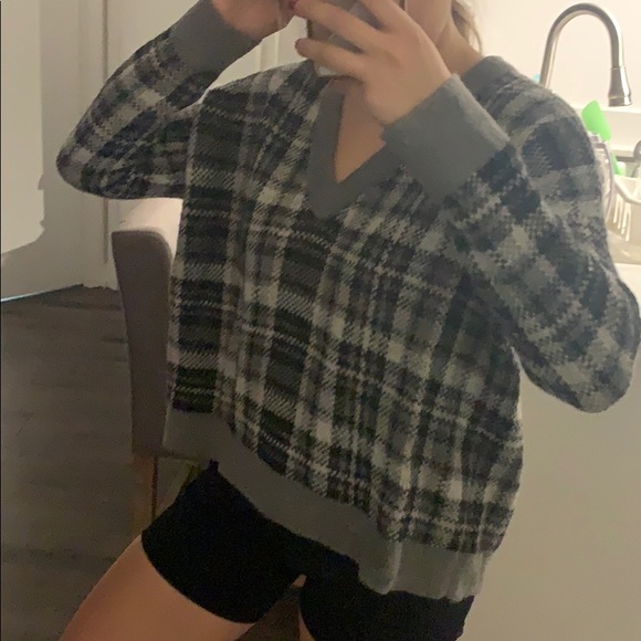 Banana Republic Oversized Sweater - Picture 4 of 4